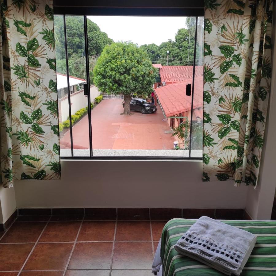 Lili'S Hostel Santa Cruz de La Sierra Bagian luar foto
