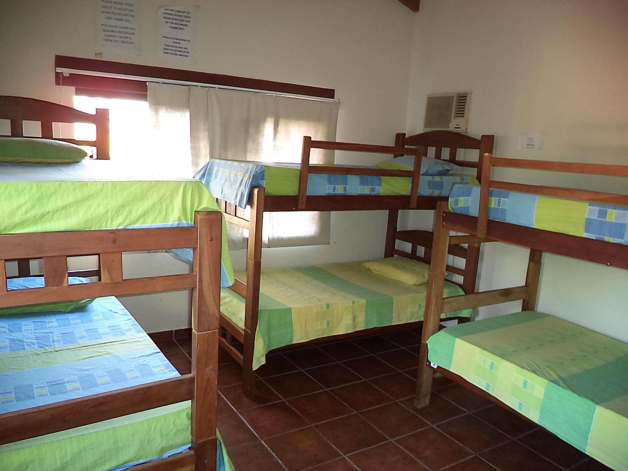 Lili'S Hostel Santa Cruz de La Sierra Bagian luar foto