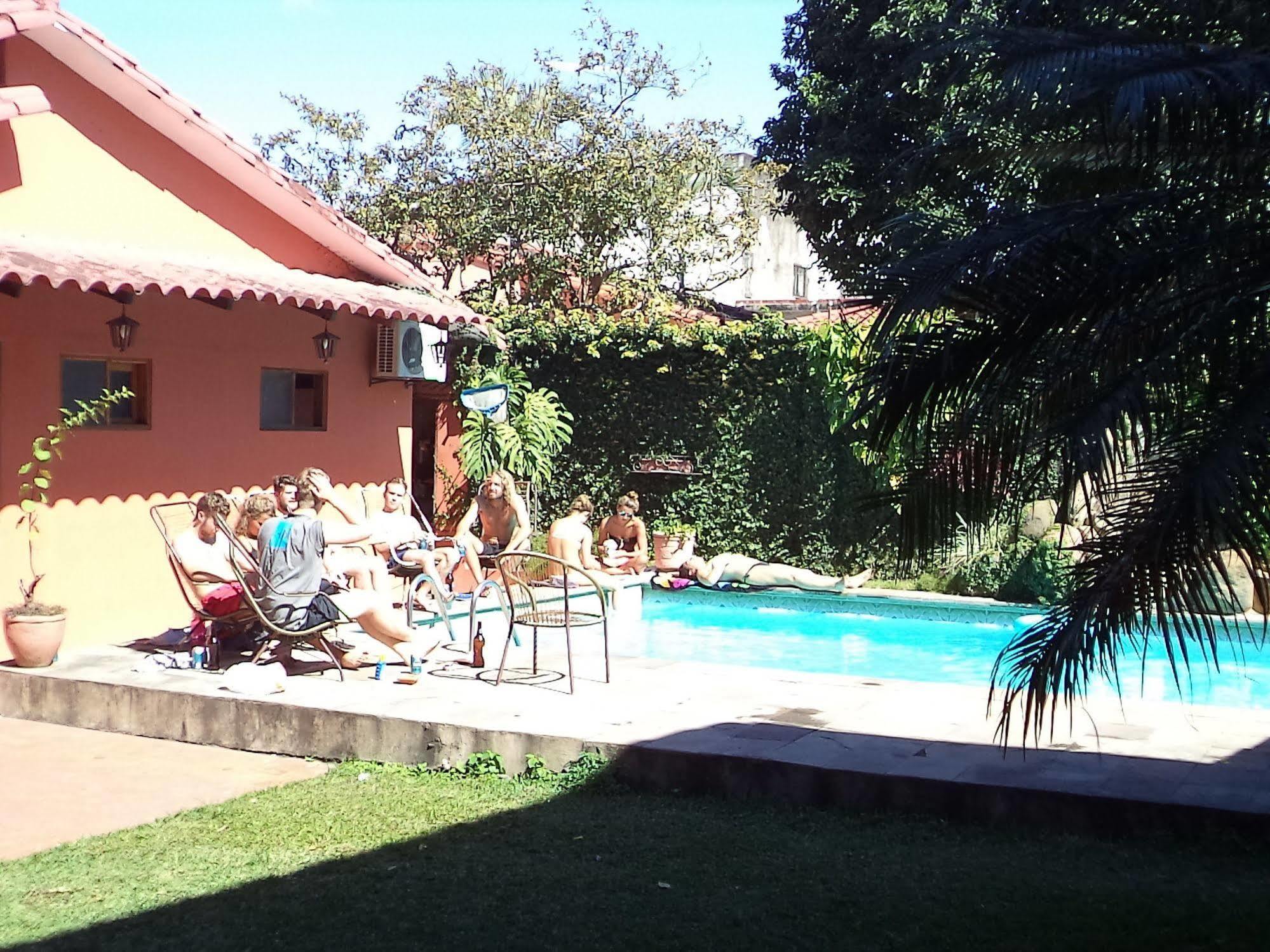 Lili'S Hostel Santa Cruz de La Sierra Bagian luar foto